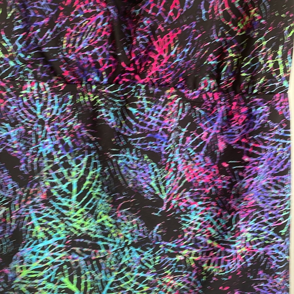 Nike Neon Leaf Racerback Top - Picture 3 of 7